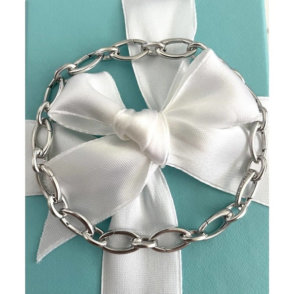 RARE Tiffany & Co. White Gold 750 Clasping Oval Link bracelet For Charms - Picture 1 of 8